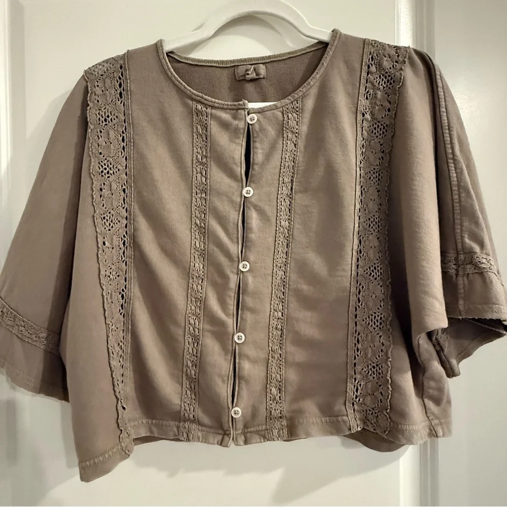 Arie Knit Button-Up Short Sleeve Blouse - Picture 3 of 10